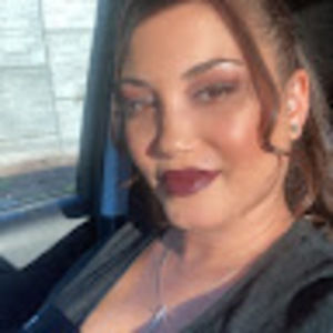 Meet your Posher, Adriane